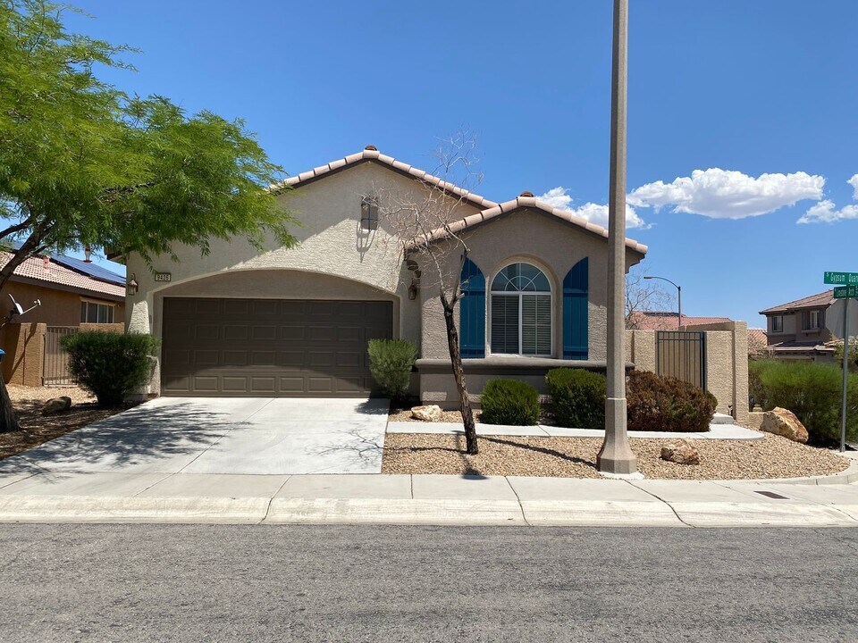 9426 Gypsum Quarry St in Las Vegas, NV - Building Photo