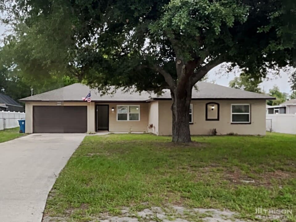6623 Freeport Dr in Spring Hill, FL - Building Photo