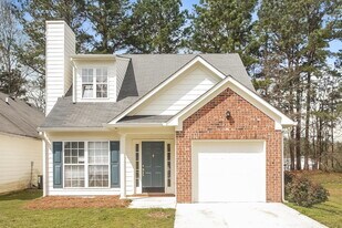 551 Carlton Pointe Dr in Palmetto, GA - Building Photo