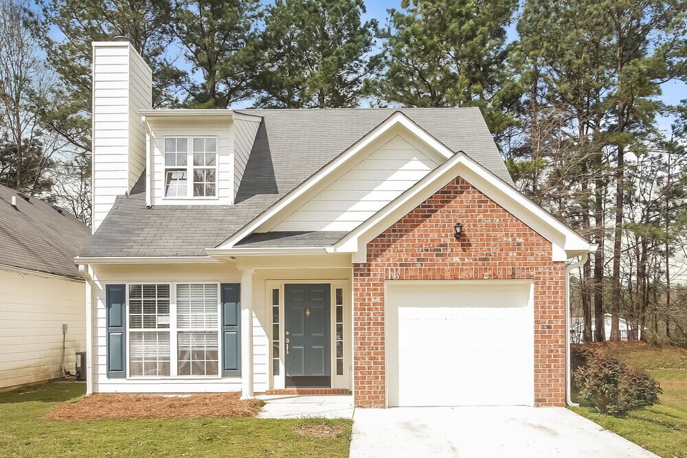 551 Carlton Pointe Dr in Palmetto, GA - Building Photo