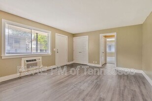 550 Harding Pl in Nashville, TN - Building Photo