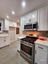 525 W Almond St in Compton, CA - Building Photo - Building Photo