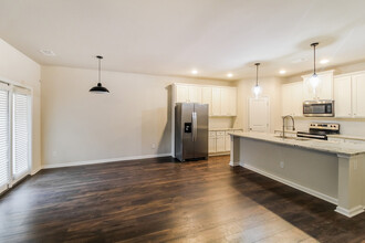 1183 Spring Marsh Ct NE in Gainesville, GA - Building Photo - Building Photo