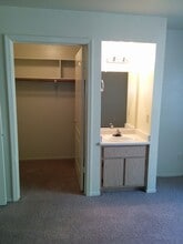 Kent Place in Elk Grove, CA - Building Photo - Building Photo