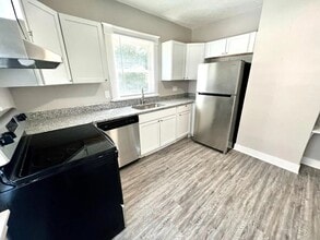 1823 Sundale Ave in North College Hill, OH - Building Photo - Building Photo