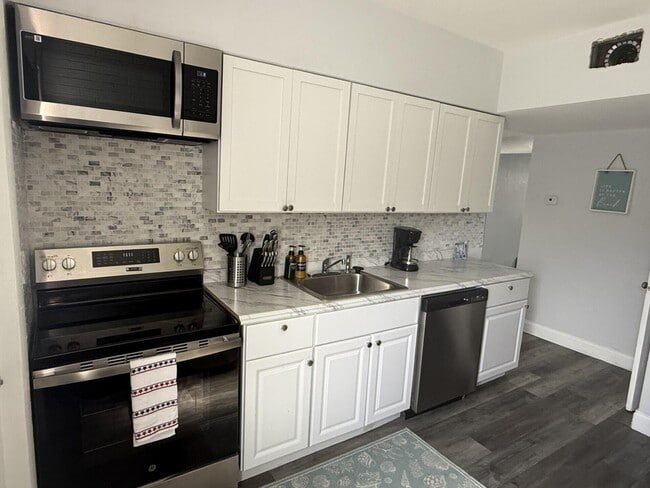 131 E 27th St in West Palm Beach, FL - Building Photo - Building Photo