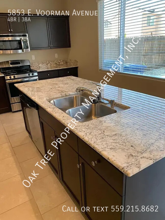 5853 E Voorman Ave in Fresno, CA - Building Photo - Building Photo