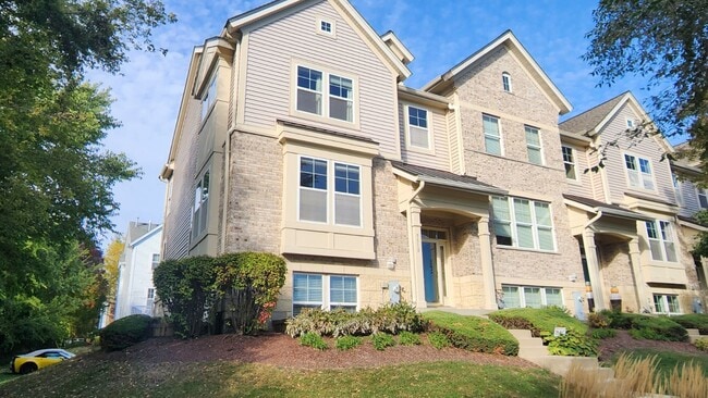 5510 Cambridge Way in Hanover Park, IL - Building Photo - Building Photo