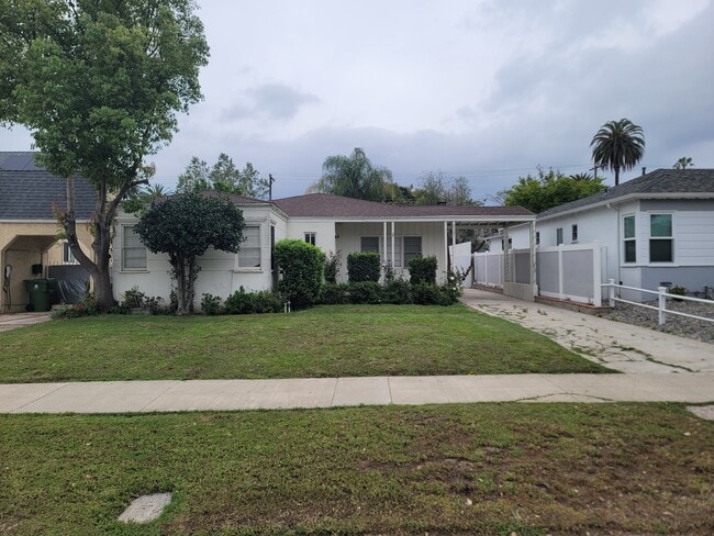 property at 2321 Veteran Ave