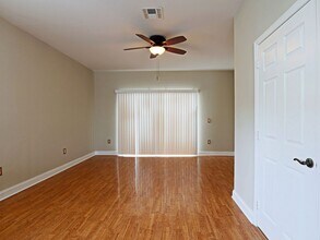 3618 Pine Oak Cir in Ft. Myers, FL - Building Photo - Building Photo