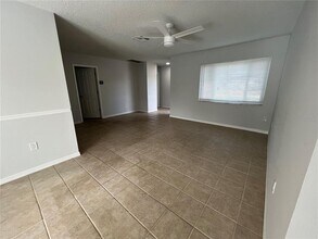 5746 103rd Ave N in Pinellas Park, FL - Building Photo - Building Photo