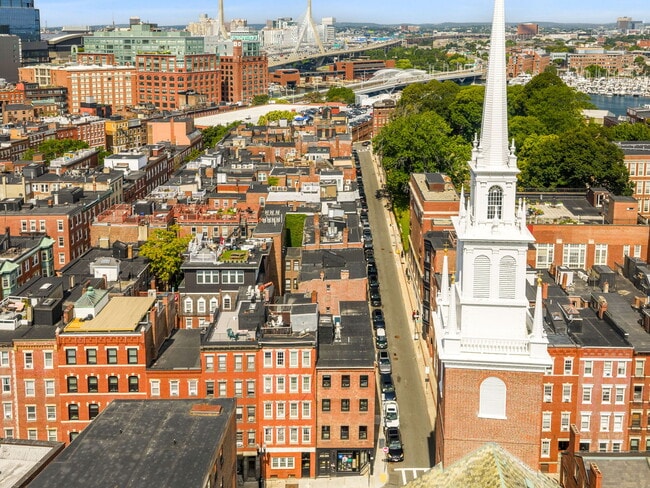 176 Salem St, Unit 2 in Boston, MA - Foto de edificio - Building Photo