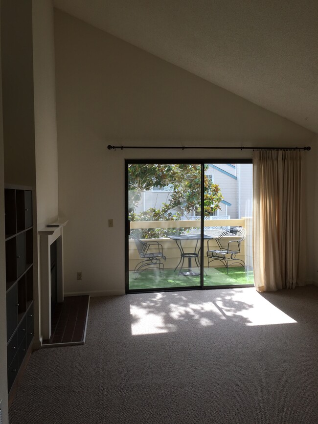 104 Woodlake Dr, Unit 104 in Santa Rosa, CA - Building Photo - Building Photo