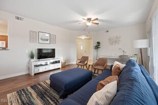 16801 N 94th St in Scottsdale, AZ - Building Photo
