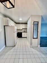 11 Thayer Pond Dr in Oxford, MA - Building Photo - Building Photo
