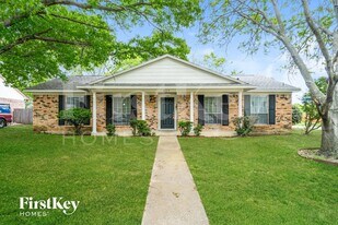 635 Truman Ct in Duncanville, TX - Building Photo