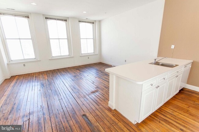 1222 Arch St in Philadelphia, PA - Foto de edificio - Building Photo