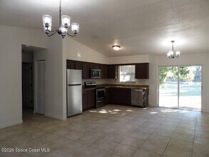 752 Gelaso St SW in Palm Bay, FL - Building Photo - Building Photo