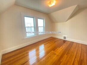 250 Belgrade Ave-Unit -3 in Boston, MA - Building Photo - Building Photo