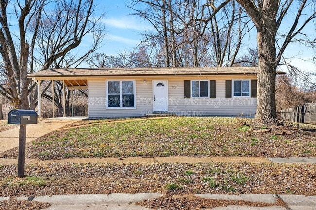 2515 Valley Brook Dr in Florissant, MO - Building Photo - Building Photo