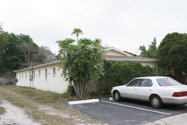 7524 41st Ave N in St. Petersburg, FL - Building Photo - Building Photo