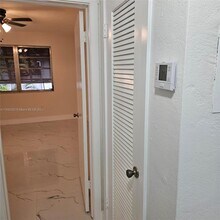 9402 SW 77th Ave in Miami, FL - Building Photo - Building Photo