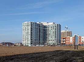 Era at Yonge in Richmond Hill, ON - Building Photo