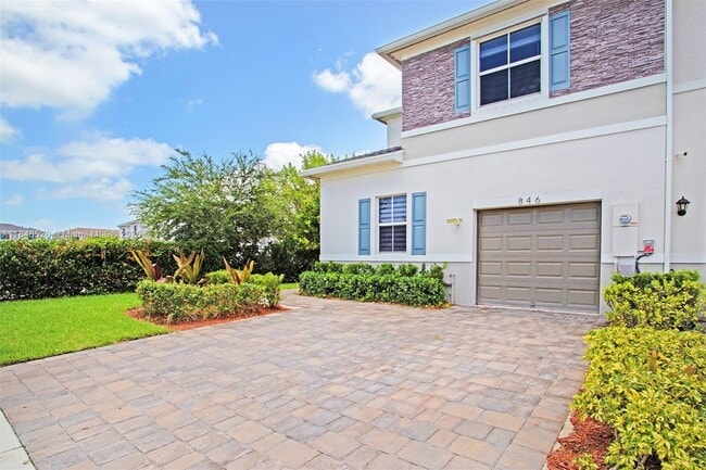 846 SE 19th St in Florida City, FL - Building Photo - Building Photo