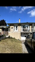 1179 Forestwood Dr in Mississauga, ON - Building Photo