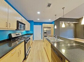 5055 Addison Cir in Addison, TX - Building Photo