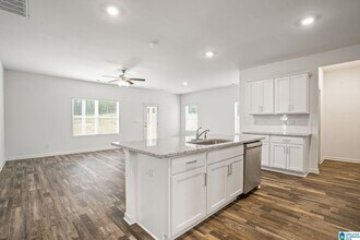 2052 Gadwall Dr in Alabaster, AL - Building Photo - Building Photo
