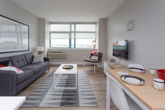 SoCam290 in New Brunswick, NJ - Building Photo - Interior Photo