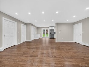 36 Windmill Ln in New City, NY - Building Photo - Building Photo