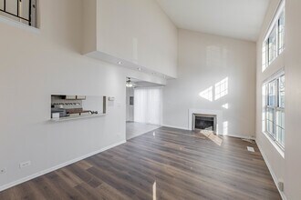 237 Acorn Dr in Streamwood, IL - Building Photo - Building Photo