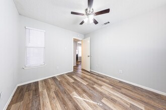 Cherry Hill Lofts in Austin, TX - Building Photo - Building Photo