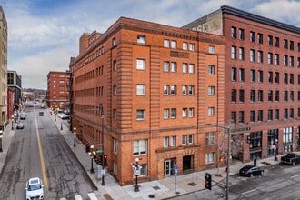 Crane Ordway Apartments in St. Paul, MN - Foto de edificio - Building Photo