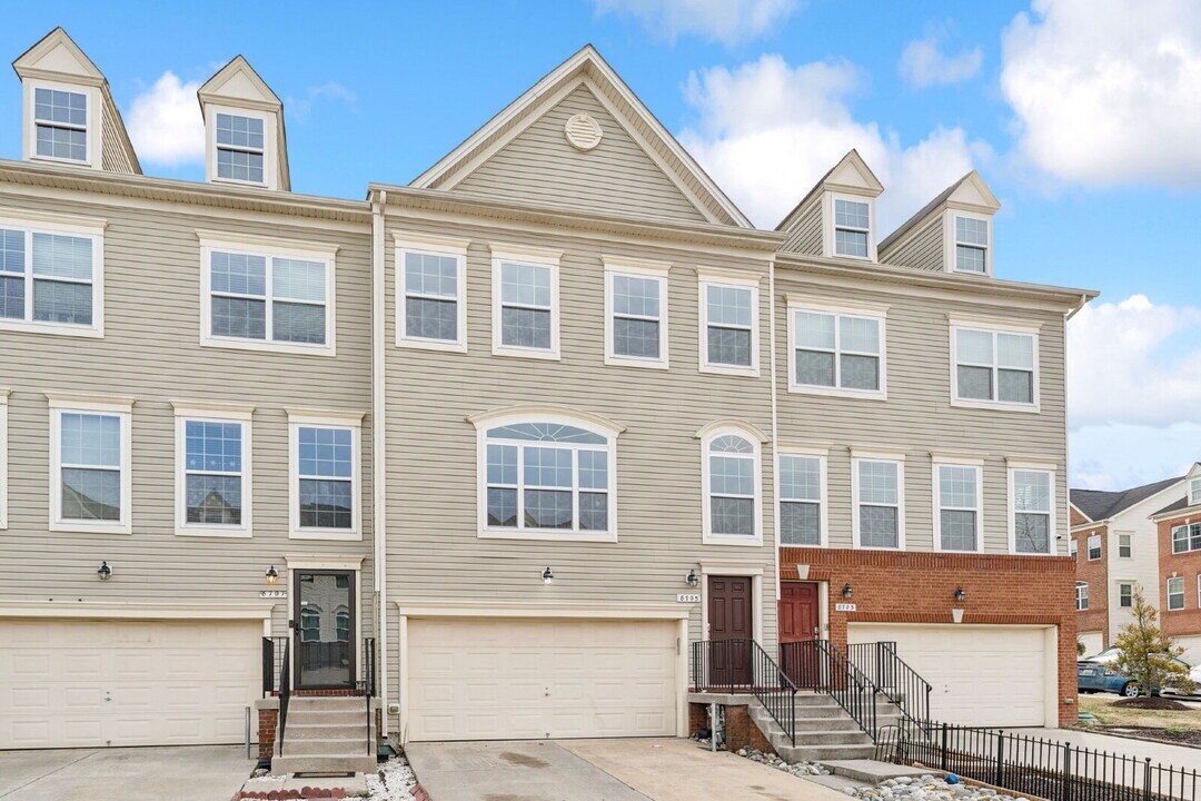 8705 Sagebrush Ln in Laurel, MD - Building Photo