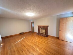 912 S Main St in Graham, NC - Building Photo - Building Photo