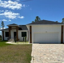 14914 San Domingo Blvd in Port Charlotte, FL - Building Photo