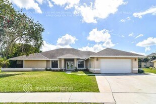 1918 Lindsey Ct in Wellington, FL - Building Photo