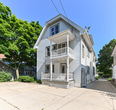 1821 E Olive St in Shorewood, WI - Building Photo - Building Photo