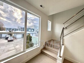 10384 S Clarks Hill Dr in South Jordan, UT - Building Photo - Building Photo