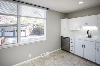 4815 S 131st St in Omaha, NE - Building Photo - Building Photo