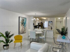 1401 Bay Rd in Miami Beach, FL - Building Photo