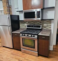 1830 W 17th St in Chicago, IL - Building Photo