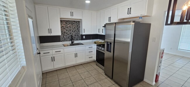property at 1302 E Morrison St