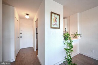 1330 New Hampshire Ave NW in Washington, DC - Building Photo - Building Photo