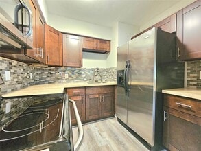 909 Silber Rd in Houston, TX - Building Photo - Building Photo