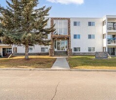 301-911-310 10 St in Cold Lake, AB - Building Photo