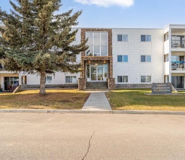 301-911-310 10 St in Cold Lake, AB - Building Photo